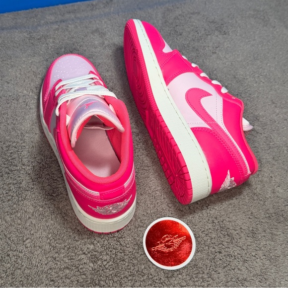 Jordan 1 low
'Valentine’s Day'
Brand new - Picture 7 of 11